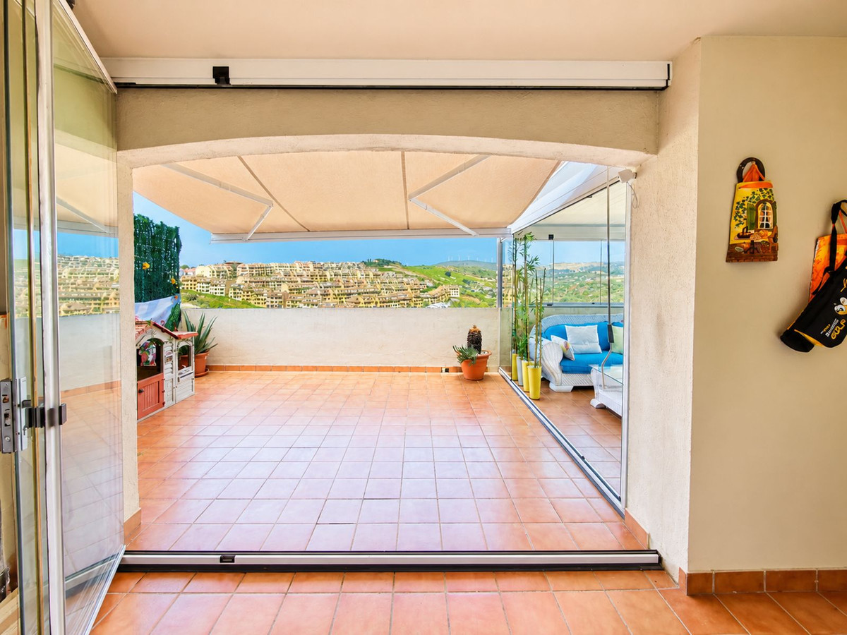 2 Bed Apartment for sale in La Duquesa Costa Del Sol, Málaga, Spain