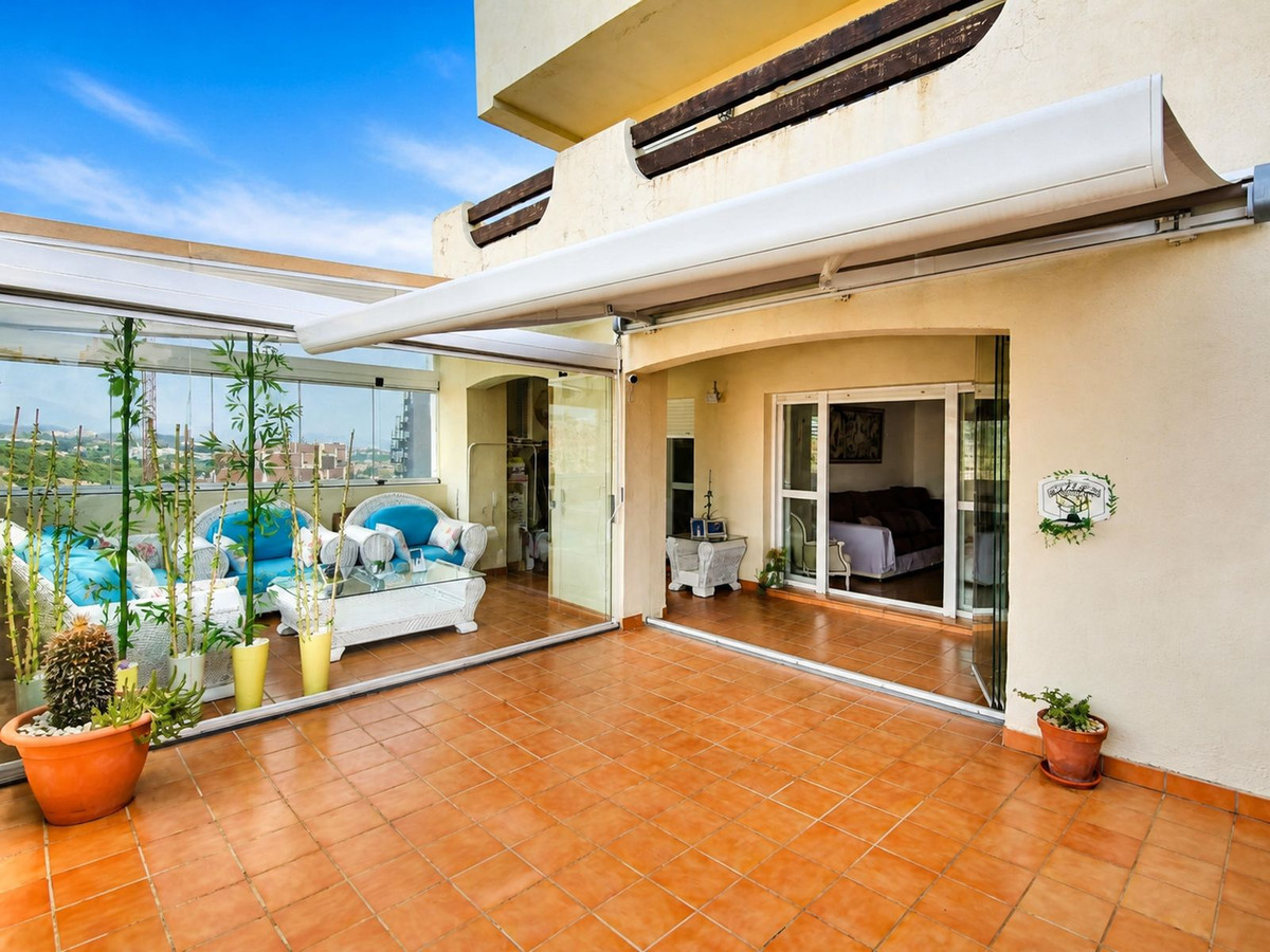 2 Bed Apartment for sale in La Duquesa Costa Del Sol, Málaga, Spain