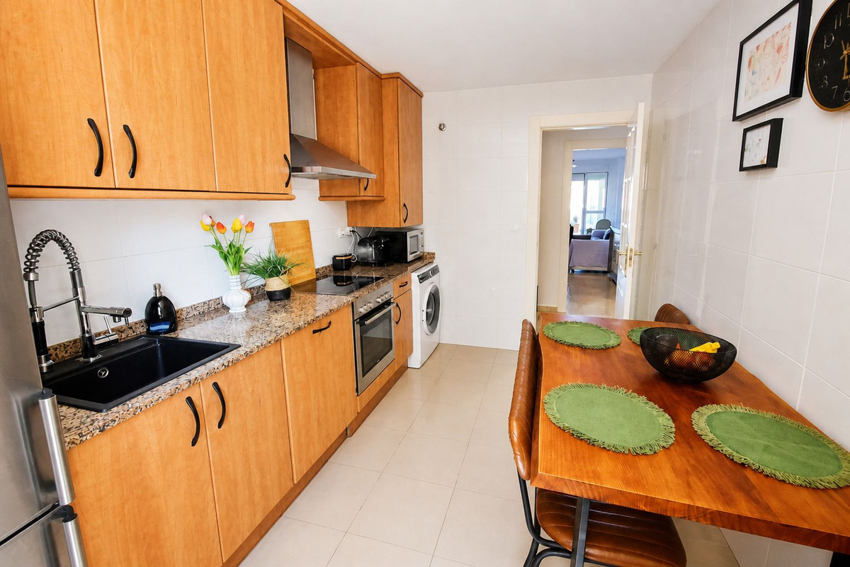 2 Bed Apartment for sale in La Duquesa Costa Del Sol, Málaga, Spain
