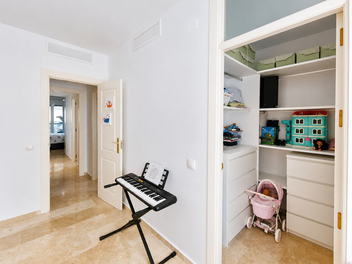2 Bed Apartment for sale in La Duquesa Costa Del Sol, Málaga, Spain