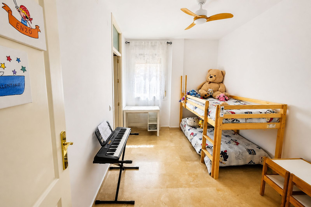 2 Bed Apartment for sale in La Duquesa Costa Del Sol, Málaga, Spain