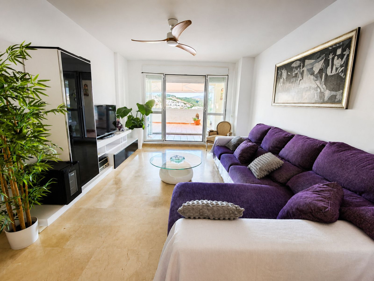 2 Bed Apartment for sale in La Duquesa Costa Del Sol, Málaga, Spain