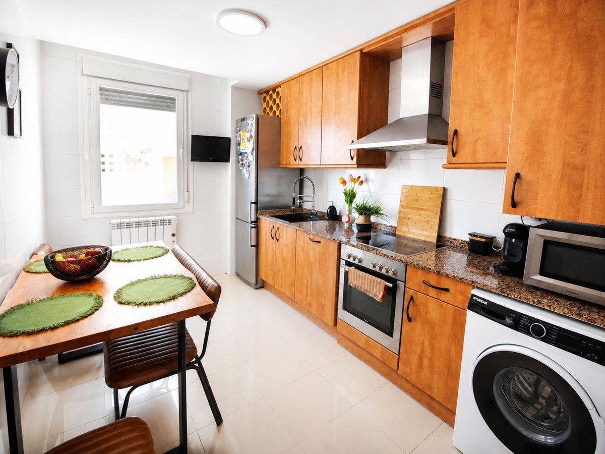 2 Bed Apartment for sale in La Duquesa Costa Del Sol, Málaga, Spain