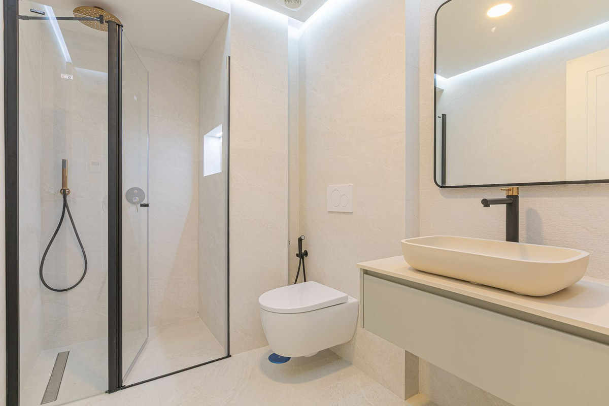 Se vende Apartamento Planta Baja de 3 dormitorios en Costa Del Sol, Málaga, España