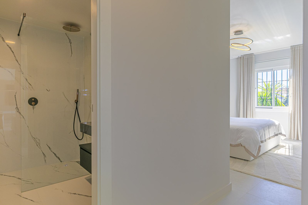 Se vende Apartamento Planta Baja de 3 dormitorios en Costa Del Sol, Málaga, España