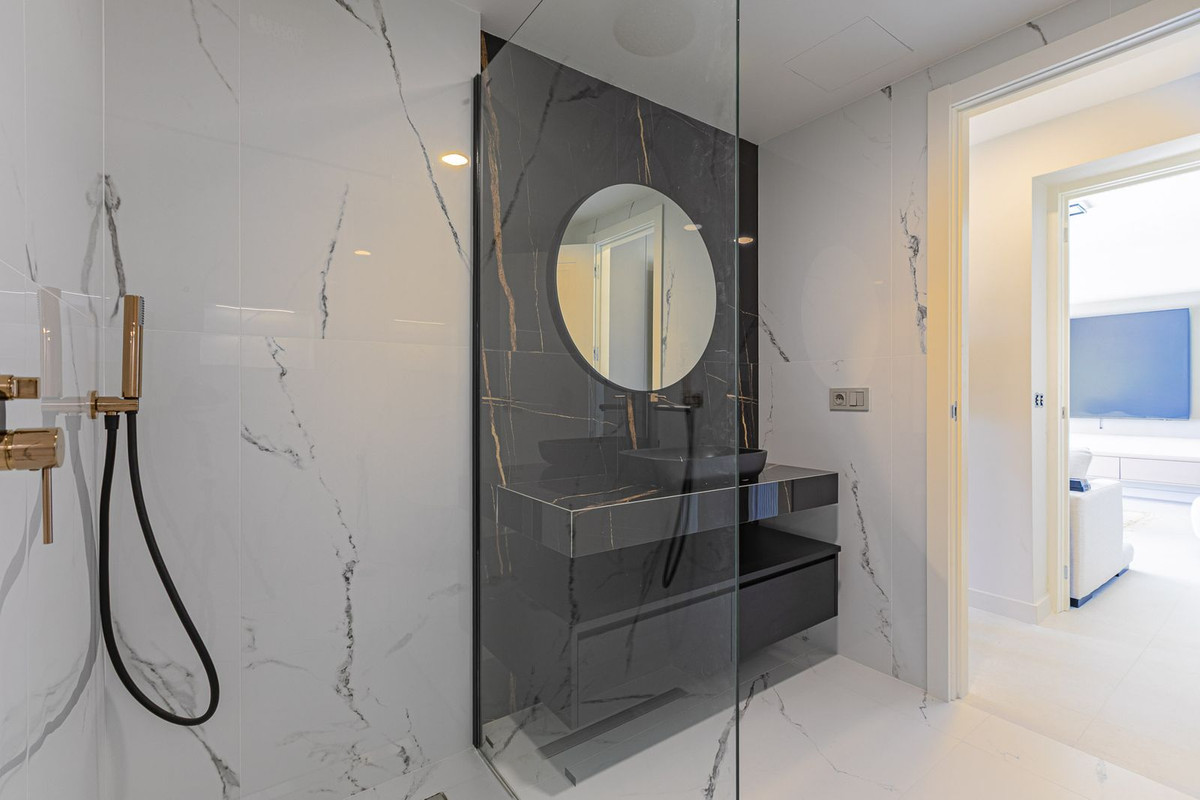 Se vende Apartamento Planta Baja de 3 dormitorios en Costa Del Sol, Málaga, España