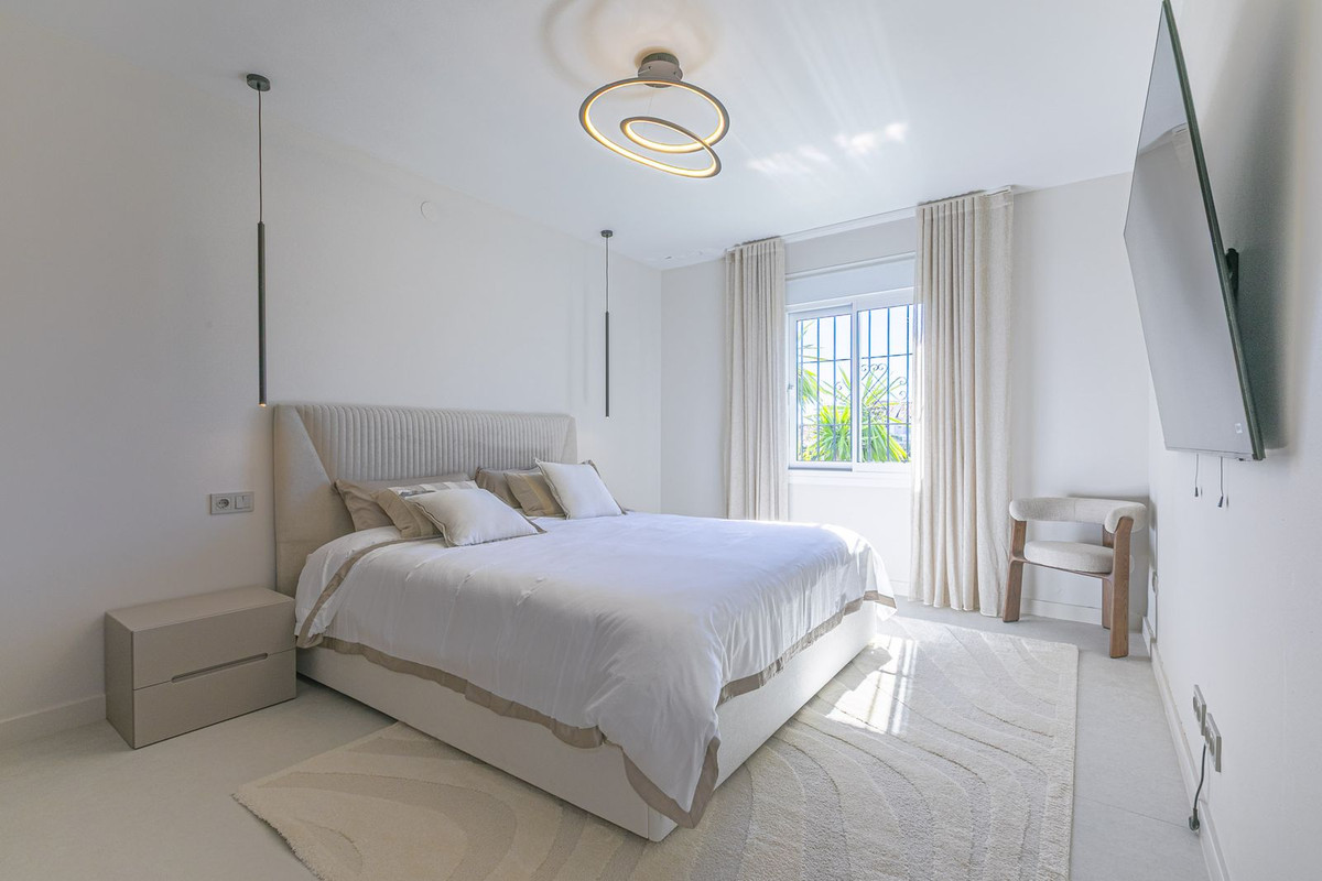 Se vende Apartamento Planta Baja de 3 dormitorios en Costa Del Sol, Málaga, España