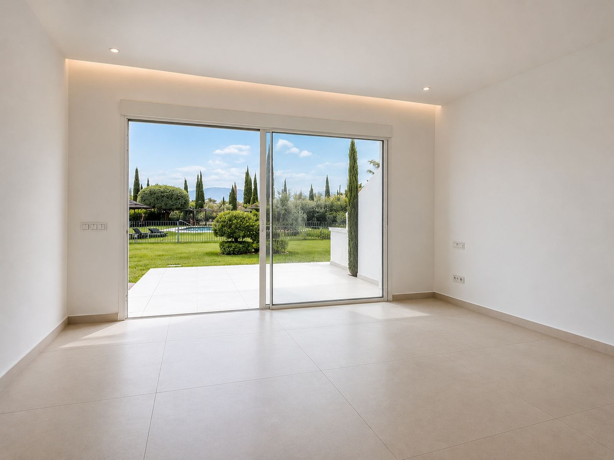 Se vende Apartamento Planta Baja de 2 dormitorios en Costa Del Sol, Málaga, España