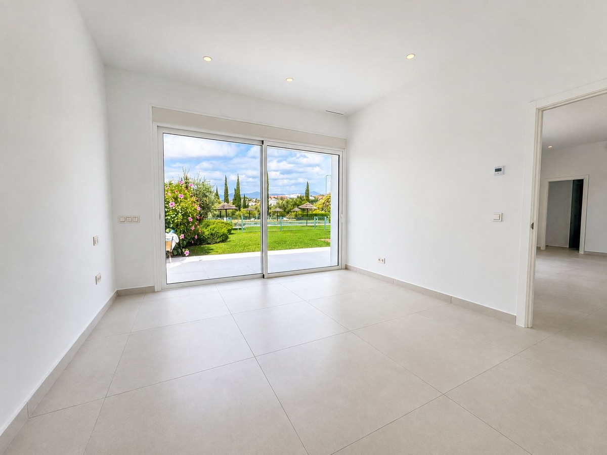 Se vende Apartamento Planta Baja de 2 dormitorios en Costa Del Sol, Málaga, España
