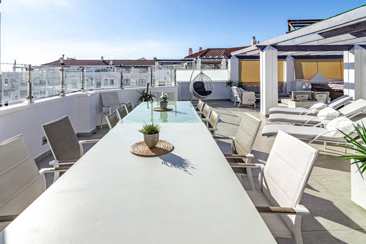 2 Bed Apartment for sale in Nueva Andalucía Costa Del Sol, Málaga, Spain