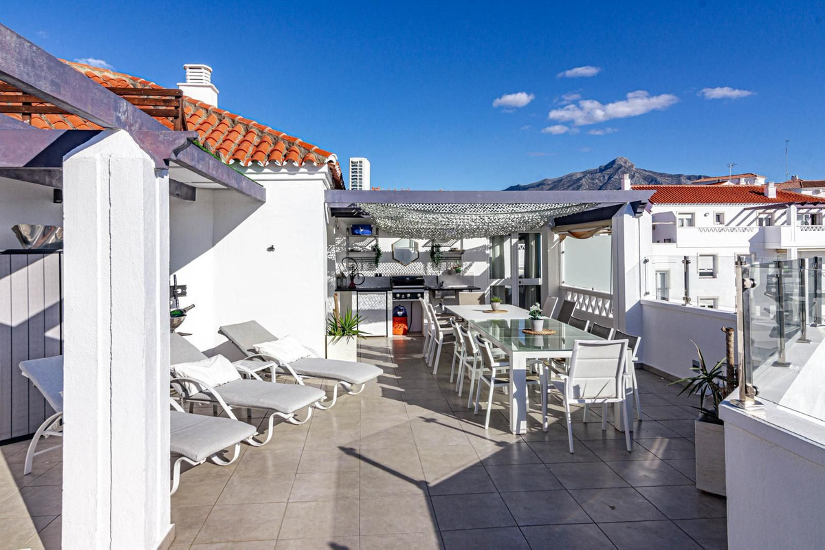 2 Bed Apartment for sale in Nueva Andalucía Costa Del Sol, Málaga, Spain