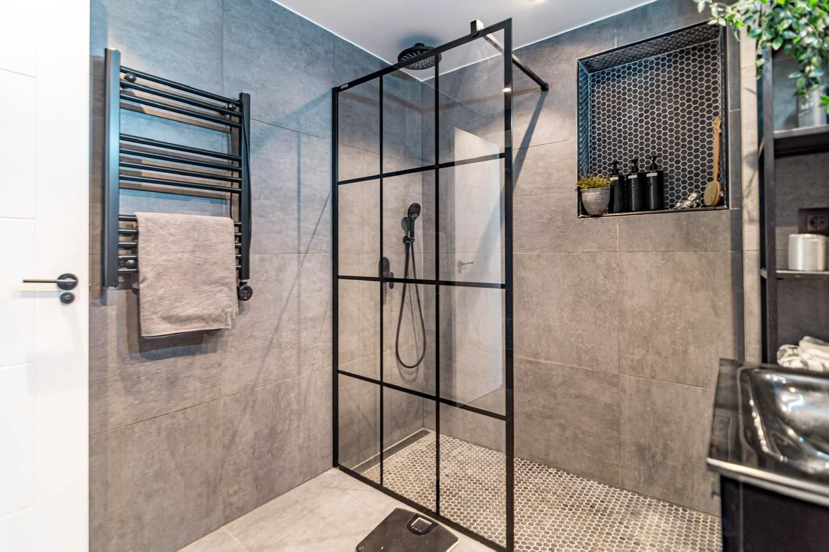 2 Bed Apartment for sale in Nueva Andalucía Costa Del Sol, Málaga, Spain