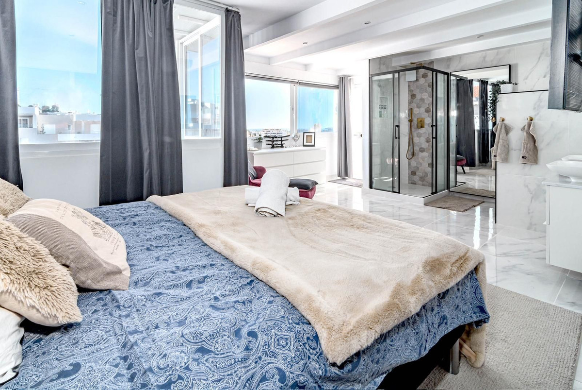 2 Bed Apartment for sale in Nueva Andalucía Costa Del Sol, Málaga, Spain