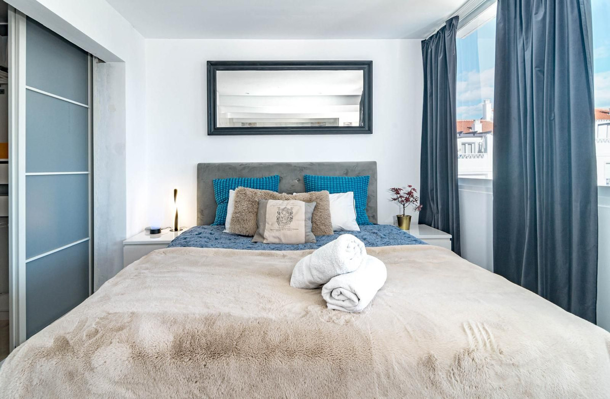2 Bed Apartment for sale in Nueva Andalucía Costa Del Sol, Málaga, Spain