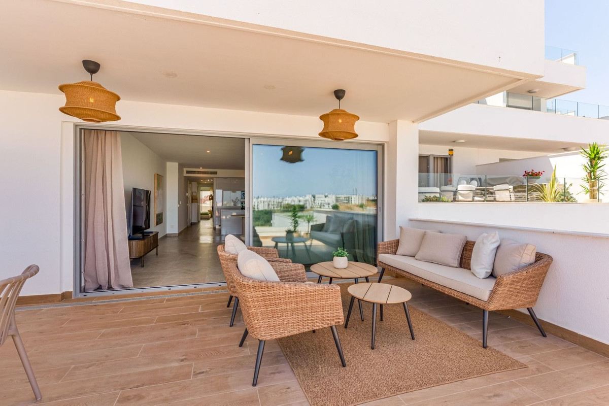 Se vende Apartamento Planta Media de 2 dormitorios en Costa Del Sol, Málaga, España