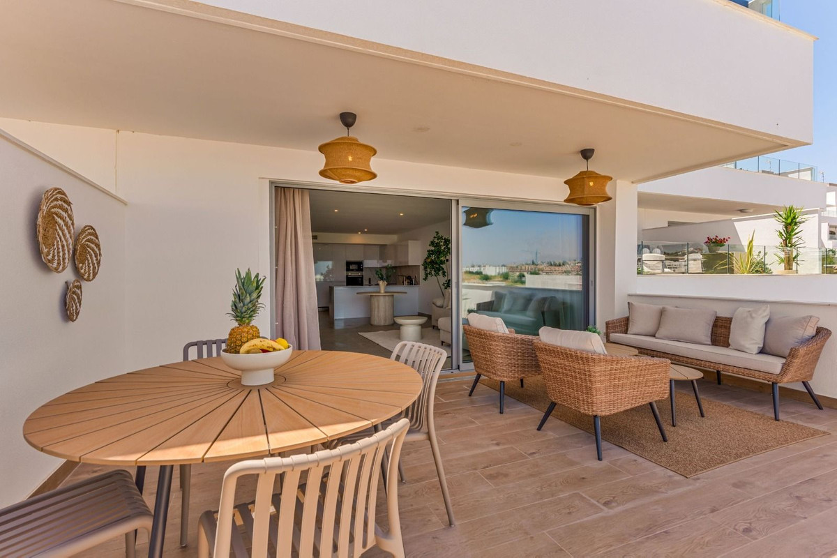 Se vende Apartamento Planta Media de 2 dormitorios en Costa Del Sol, Málaga, España