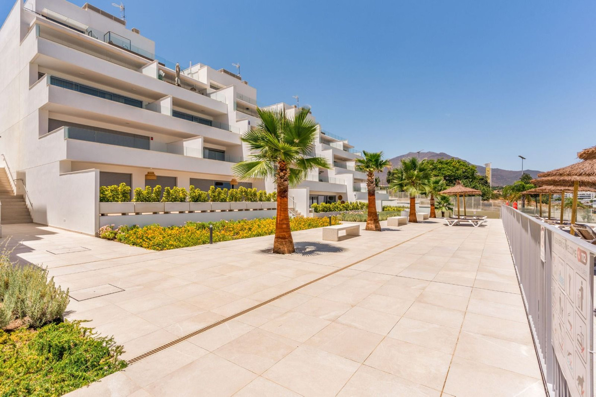 Se vende Apartamento Planta Media de 2 dormitorios en Costa Del Sol, Málaga, España