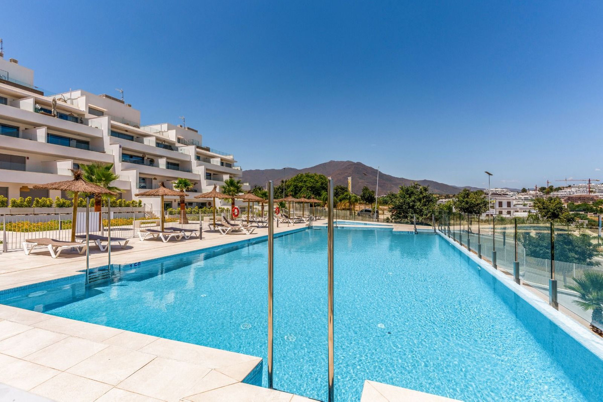 Se vende Apartamento Planta Media de 2 dormitorios en Costa Del Sol, Málaga, España