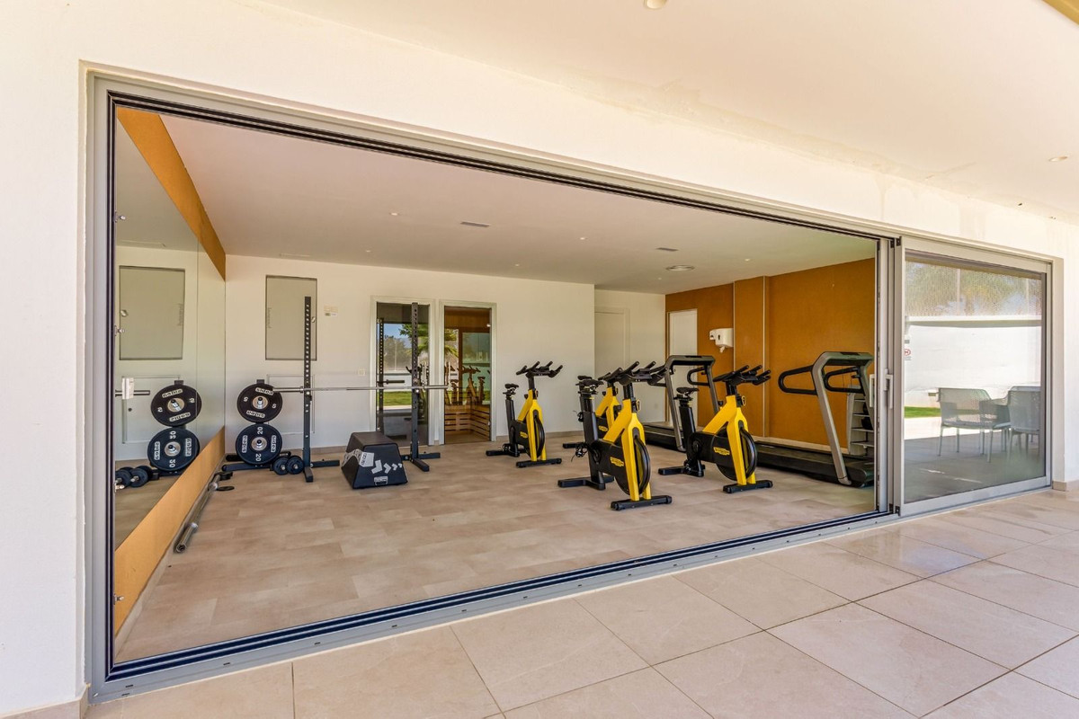 Se vende Apartamento Planta Media de 2 dormitorios en Costa Del Sol, Málaga, España
