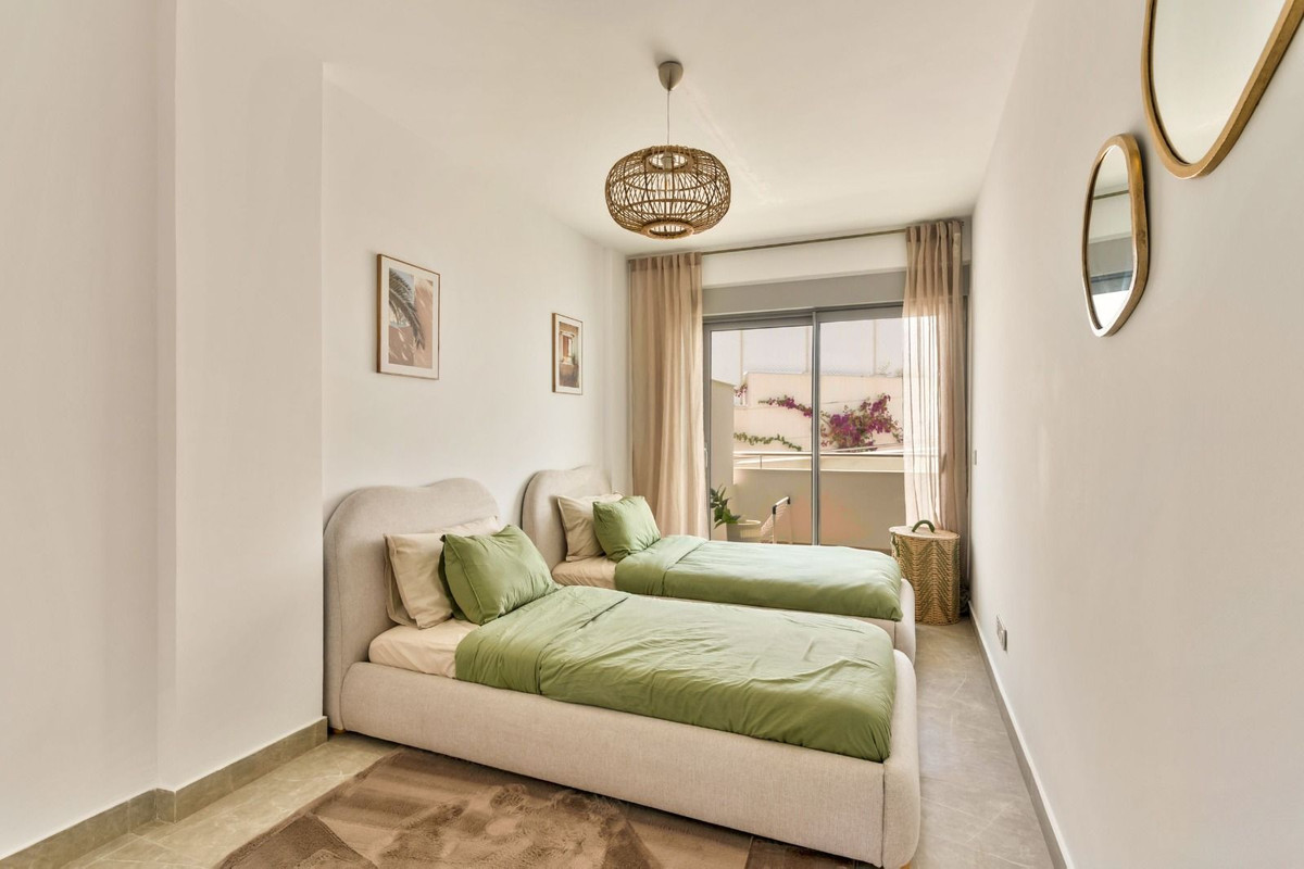 Se vende Apartamento Planta Media de 2 dormitorios en Costa Del Sol, Málaga, España