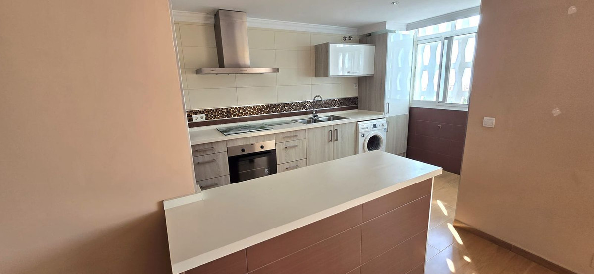 Se vende Apartamento Planta Media de 4 dormitorios en Costa Del Sol, Málaga, España