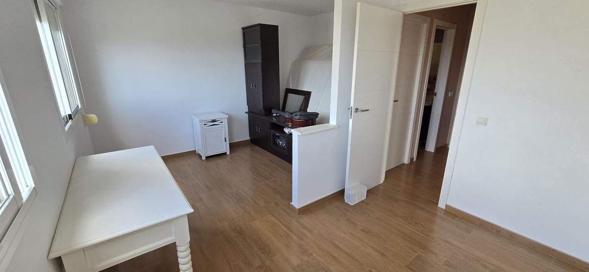 Se vende Apartamento Planta Media de 4 dormitorios en Costa Del Sol, Málaga, España