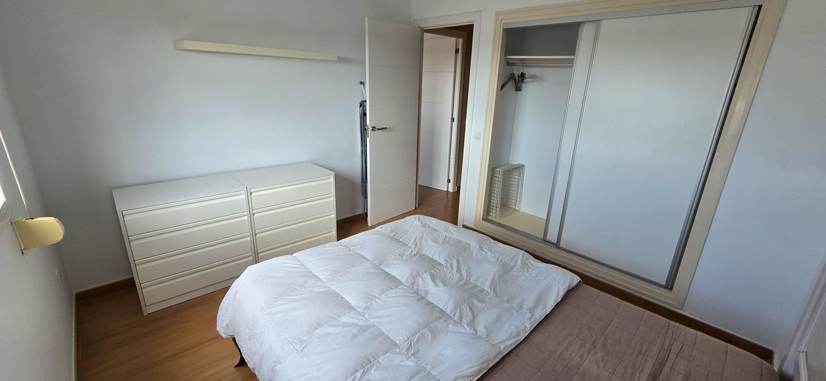 Se vende Apartamento Planta Media de 4 dormitorios en Costa Del Sol, Málaga, España