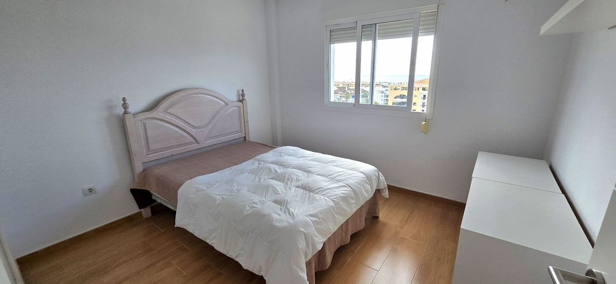 Se vende Apartamento Planta Media de 4 dormitorios en Costa Del Sol, Málaga, España