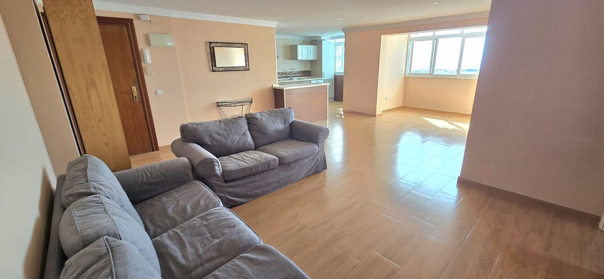 Se vende Apartamento Planta Media de 4 dormitorios en Costa Del Sol, Málaga, España