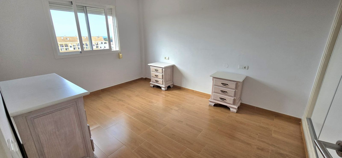 Se vende Apartamento Planta Media de 4 dormitorios en Costa Del Sol, Málaga, España