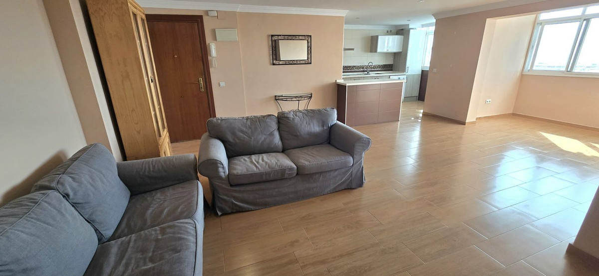 Se vende Apartamento Planta Media de 4 dormitorios en Costa Del Sol, Málaga, España