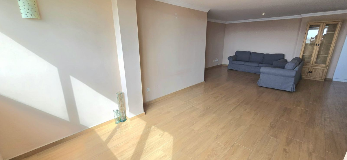 Se vende Apartamento Planta Media de 4 dormitorios en Costa Del Sol, Málaga, España