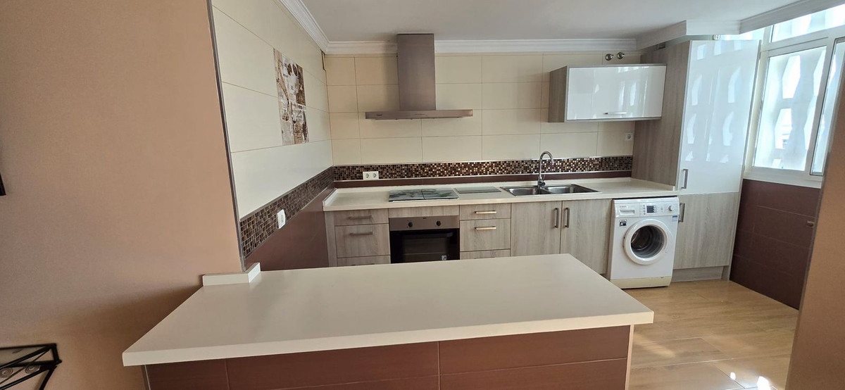 Se vende Apartamento Planta Media de 4 dormitorios en Costa Del Sol, Málaga, España