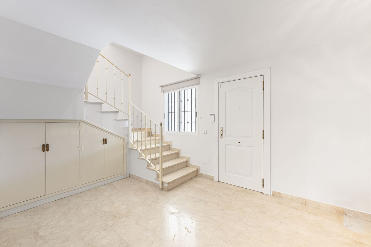 4 Bed Townhouse for sale in Nueva Andalucía Costa Del Sol, Málaga, Spain