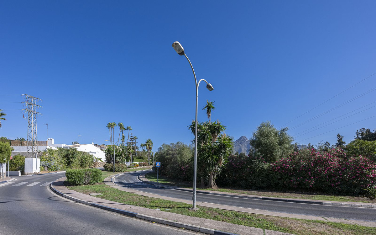 4 Bed Townhouse for sale in Nueva Andalucía Costa Del Sol, Málaga, Spain