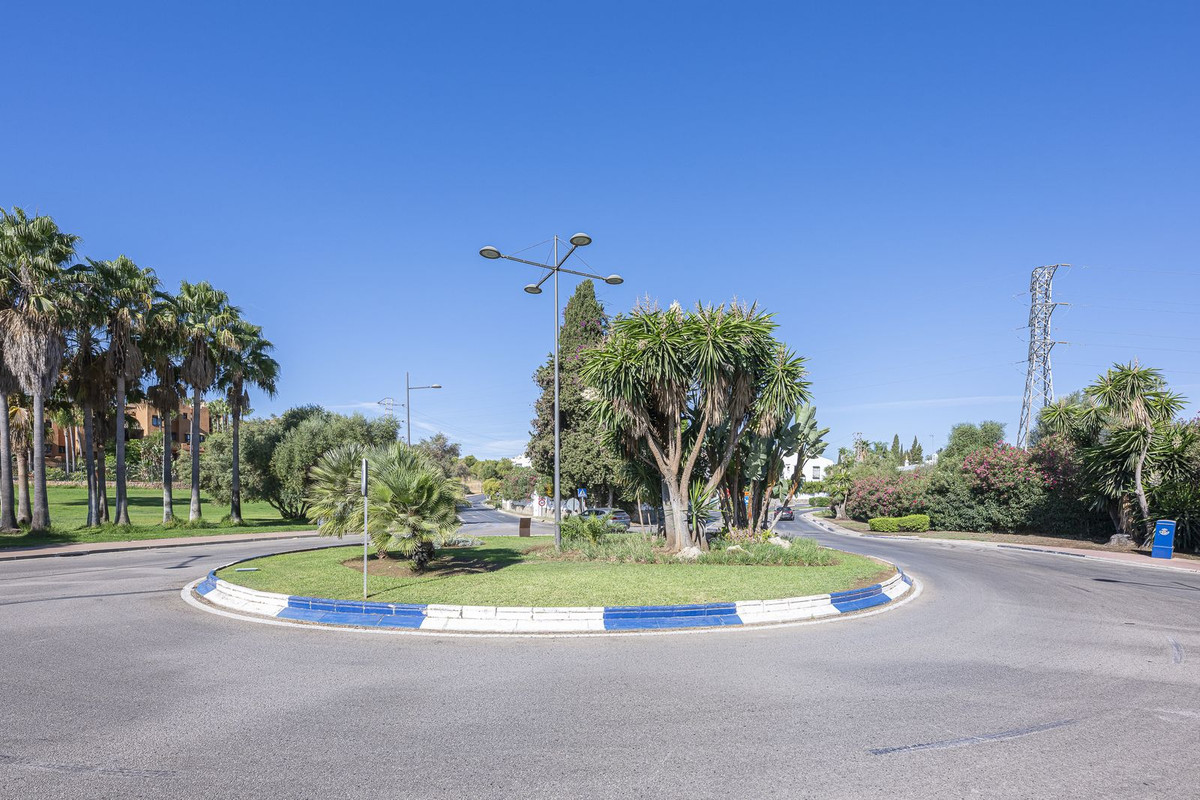 4 Bed Townhouse for sale in Nueva Andalucía Costa Del Sol, Málaga, Spain