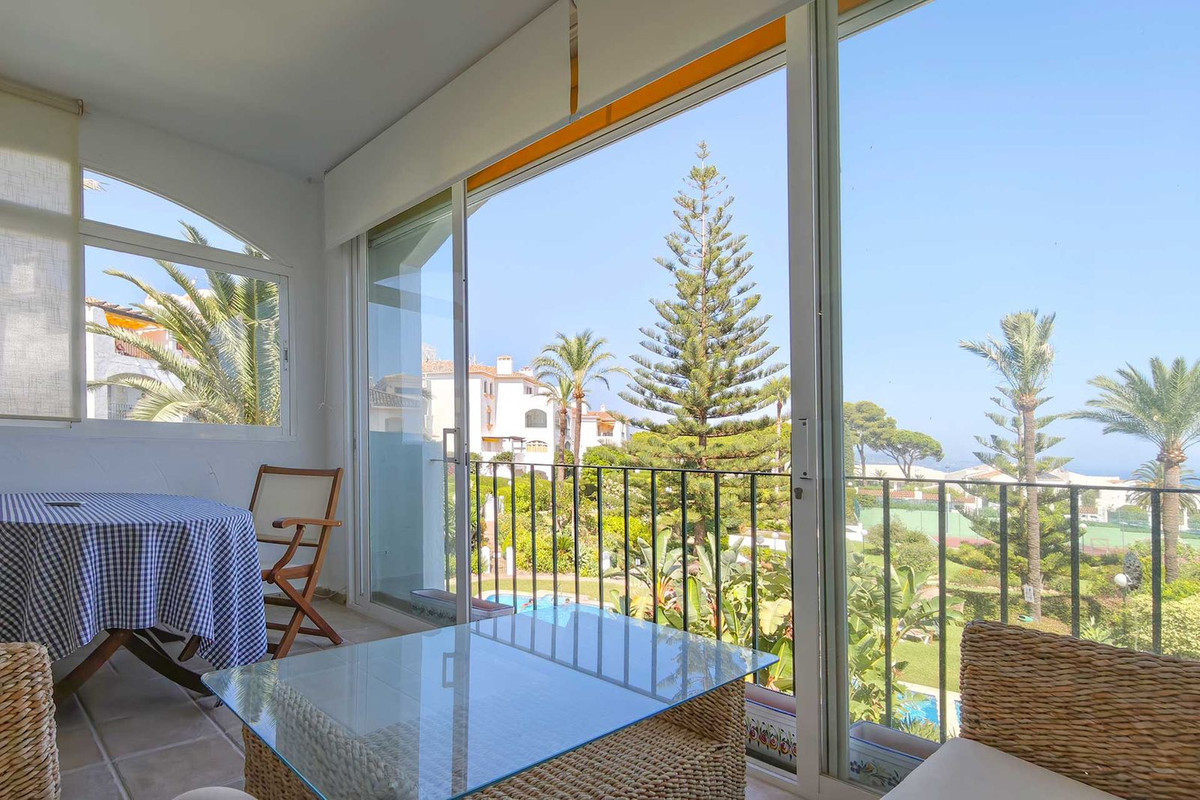 2 Bed Apartment for sale in Nueva Andalucía Costa Del Sol, Málaga, Spain