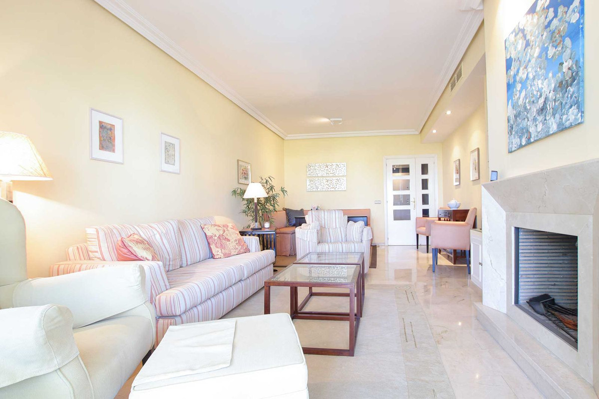 2 Bed Apartment for sale in Nueva Andalucía Costa Del Sol, Málaga, Spain