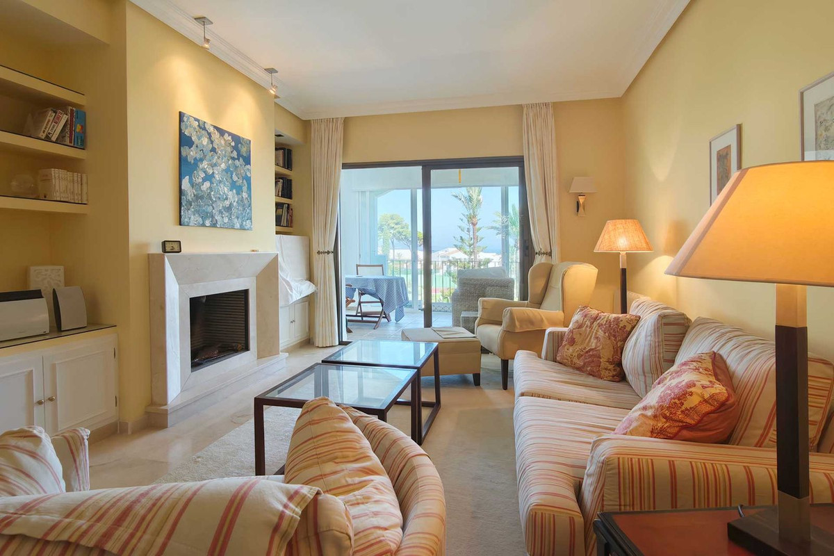 2 Bed Apartment for sale in Nueva Andalucía Costa Del Sol, Málaga, Spain