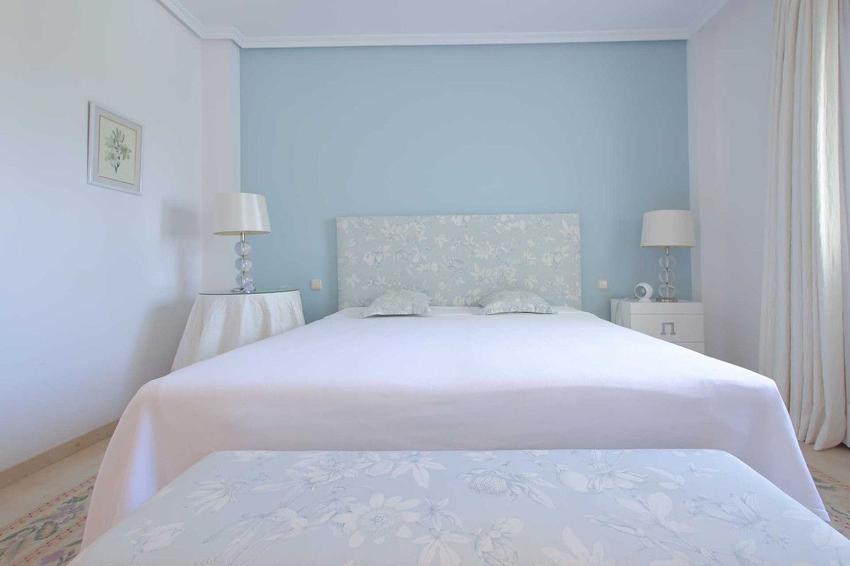 2 Bed Apartment for sale in Nueva Andalucía Costa Del Sol, Málaga, Spain