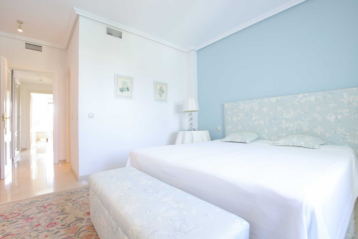 2 Bed Apartment for sale in Nueva Andalucía Costa Del Sol, Málaga, Spain