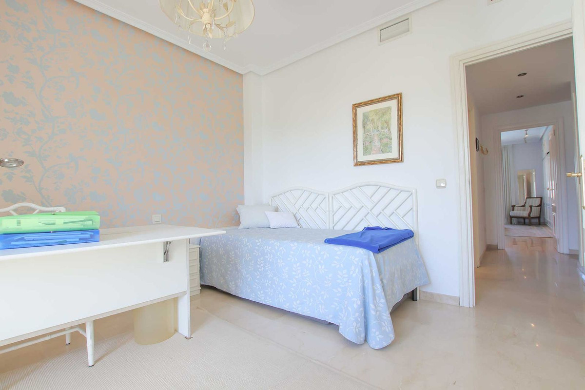 2 Bed Apartment for sale in Nueva Andalucía Costa Del Sol, Málaga, Spain