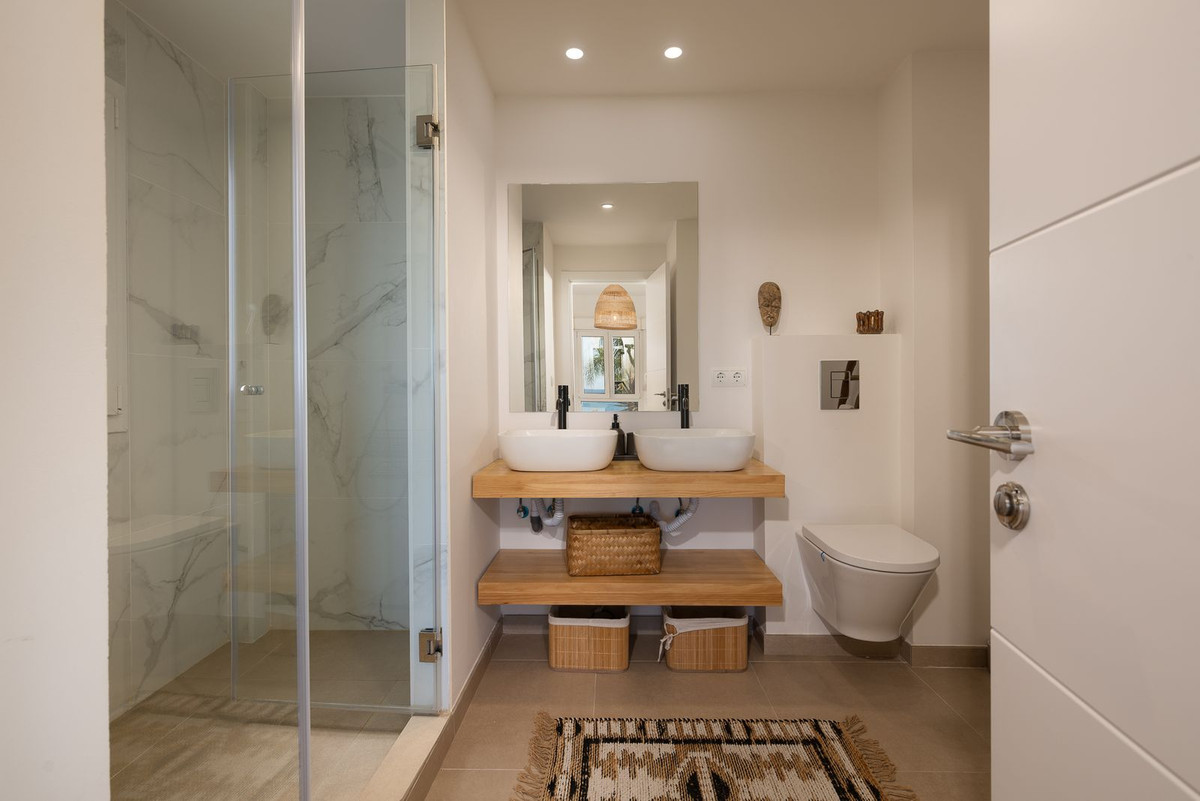 Se vende Apartamento Planta Media de 3 dormitorios en Costa Del Sol, Málaga, España