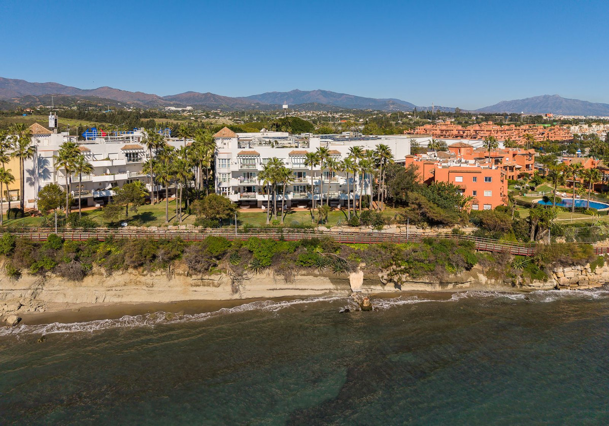 Se vende Apartamento Planta Media de 3 dormitorios en Costa Del Sol, Málaga, España