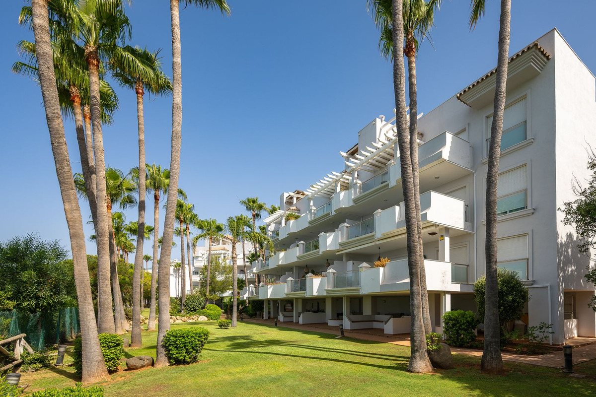 Se vende Apartamento Planta Media de 3 dormitorios en Costa Del Sol, Málaga, España