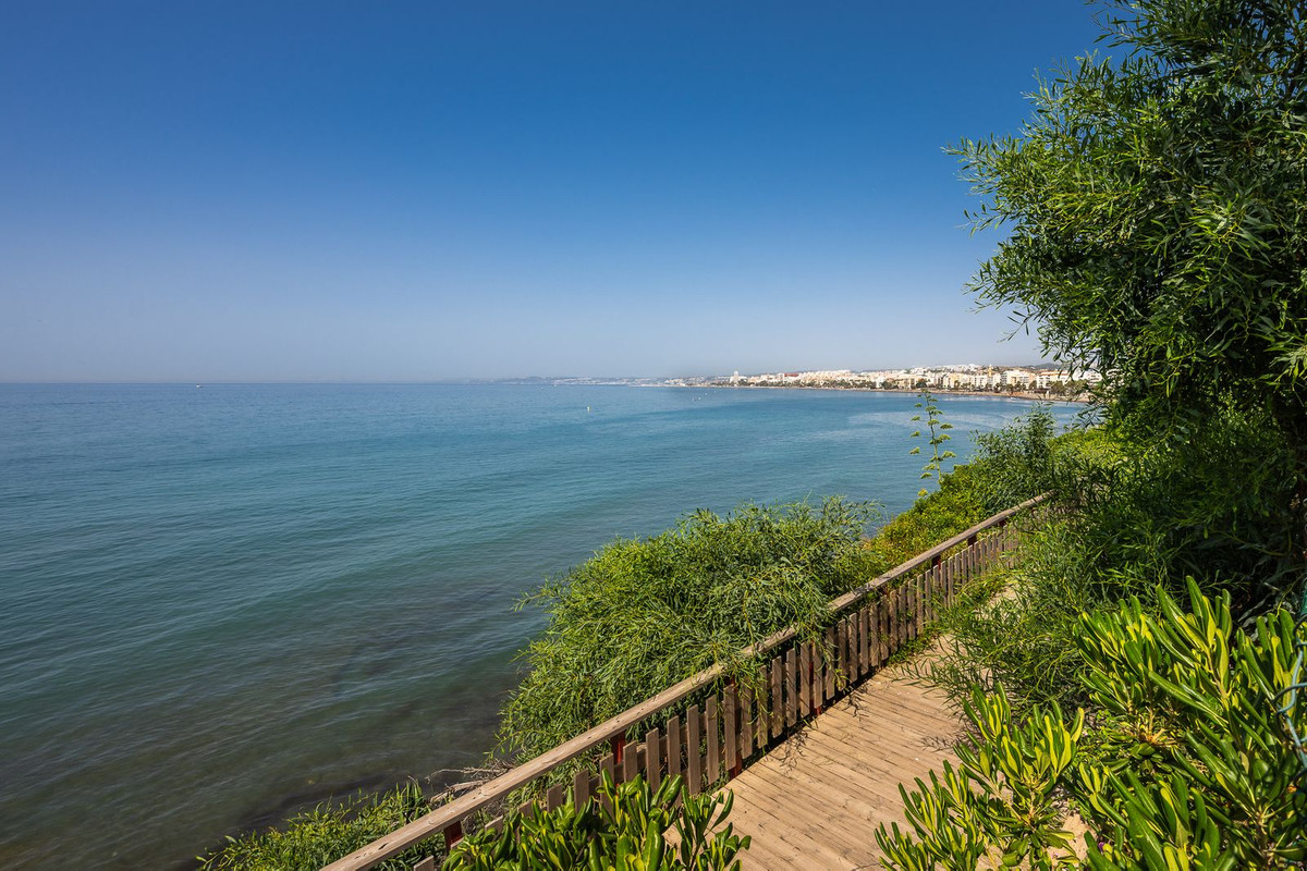 Se vende Apartamento Planta Media de 3 dormitorios en Costa Del Sol, Málaga, España
