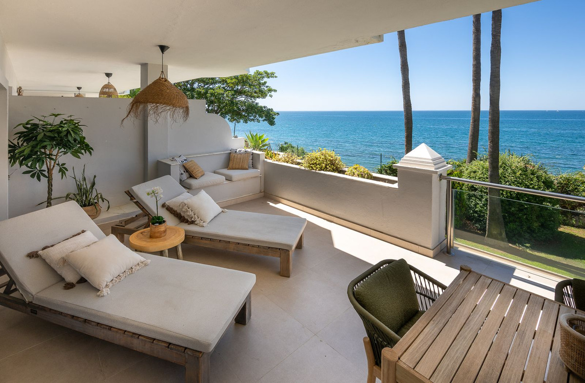 Se vende Apartamento Planta Media de 3 dormitorios en Costa Del Sol, Málaga, España