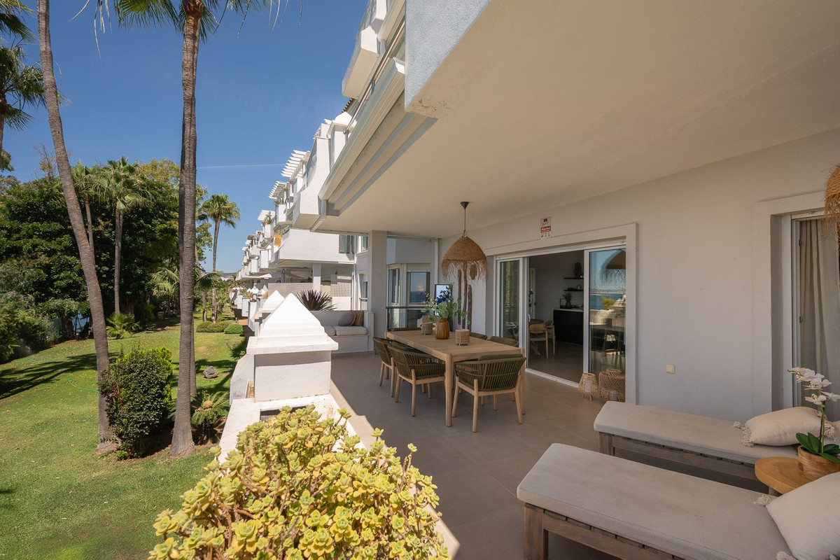 Se vende Apartamento Planta Media de 3 dormitorios en Costa Del Sol, Málaga, España