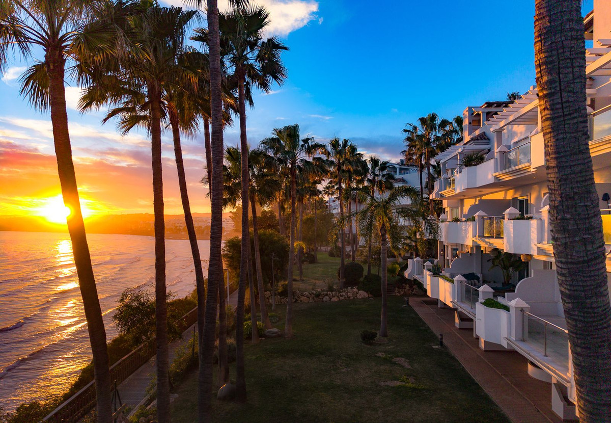 Se vende Apartamento Planta Media de 3 dormitorios en Costa Del Sol, Málaga, España