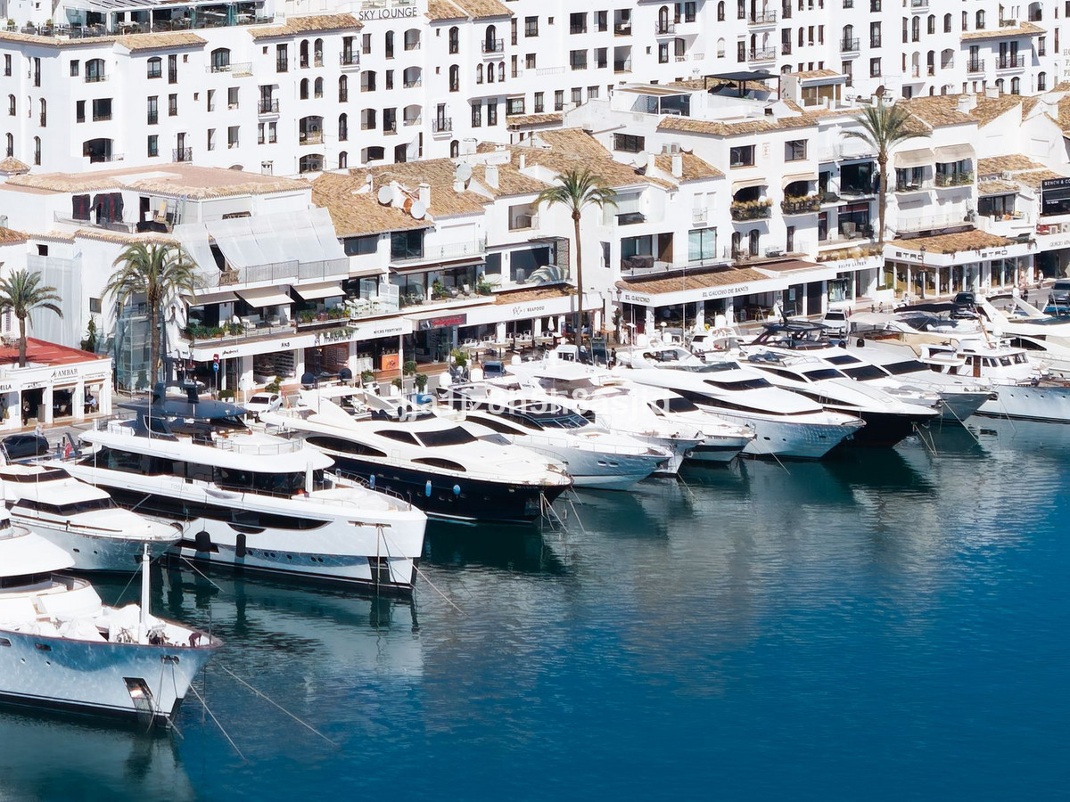 2 Bed Apartment for sale in Puerto Banús Costa Del Sol, Málaga, Spain